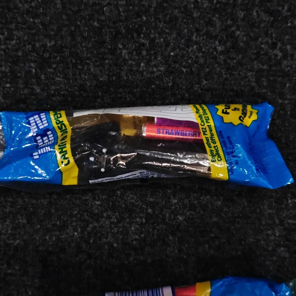 Lot of 18 Star Wars Pez Dispensers Sealed Vtg 90s Boba Fett Leia Netflix Doc NEW - Picture 6 of 16
